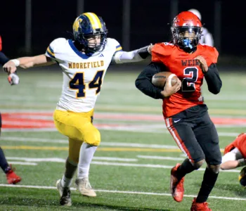 Moorefield pulls away from Weir High